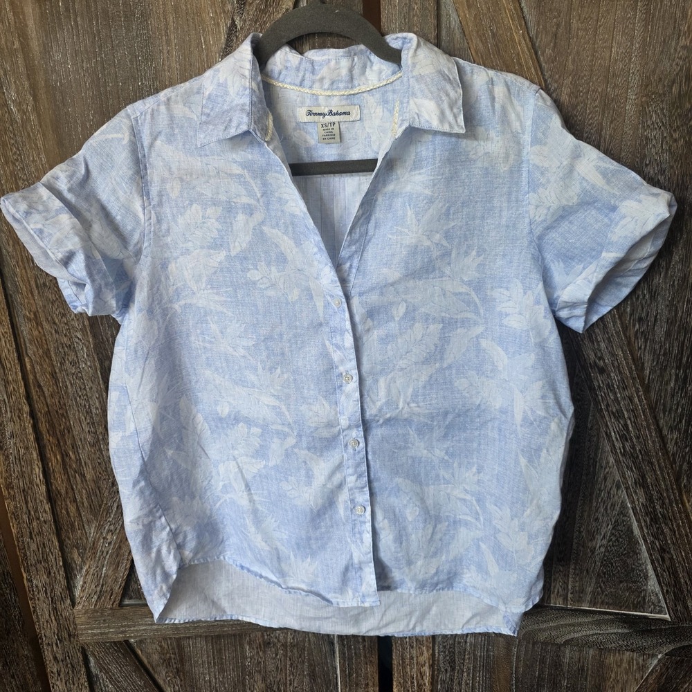 Tommy Bahama Shirt Women's Size XS Light Blue White Floral 100% Linen Button Up